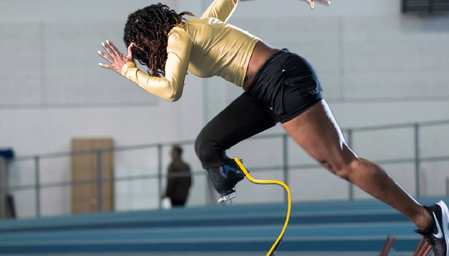 大腿假肢用多軸液壓膝關節